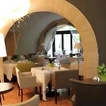 Hotel Le Castellas & - Pont Du Gard - Uzes 4*
