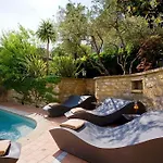 Le Castellas & - Pont Du Gard - Uzes Otel 4*