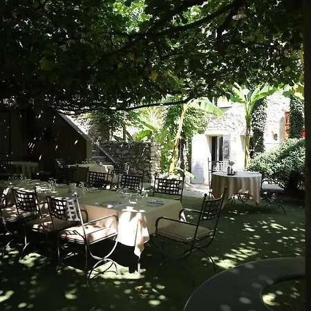 Le Castellas - Les Collectionneurs 4* Collias