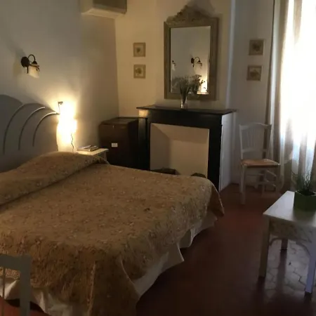 Le Castellas - Les Collectionneurs Hotel Collias