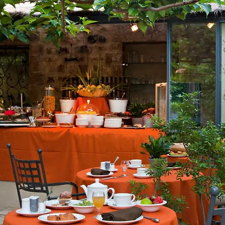 Hotel Le Castellas & - Pont Du Gard - Uzes 4*