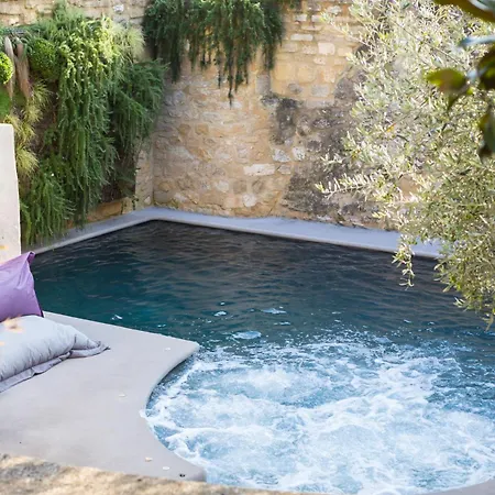 Hotel Le Castellas & - Pont Du Gard - Uzes