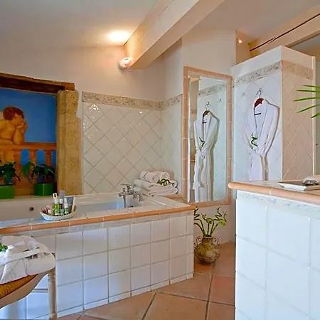 Le Castellas & - Pont Du Gard - Uzes 4*