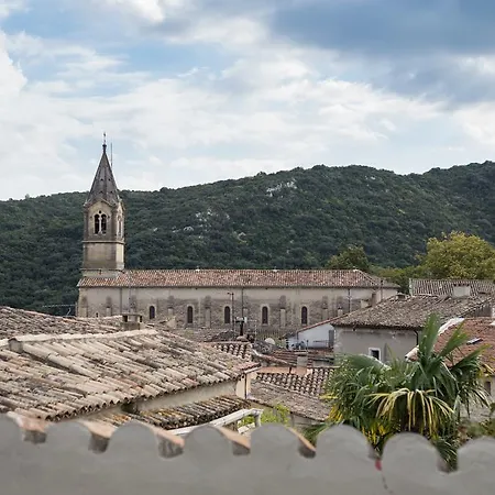 Le Castellas & - Pont Du Gard - Uzes 4*