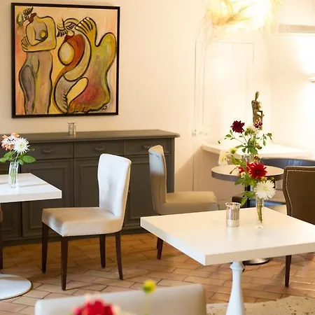 Le Castellas - Les Collectionneurs Hotel