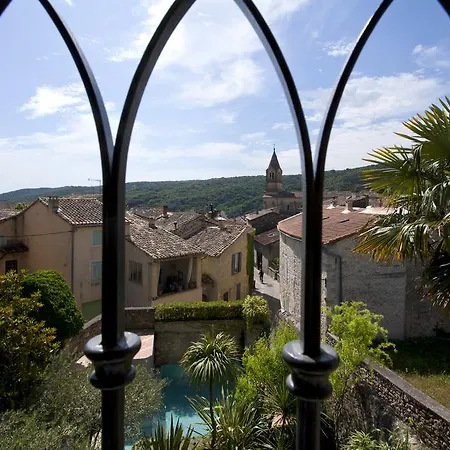 Hotel Le Castellas & - Pont Du Gard - Uzes