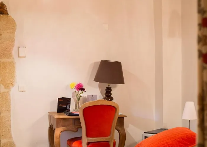 Hotel Le Castellas & - Pont Du Gard - Uzes 4*