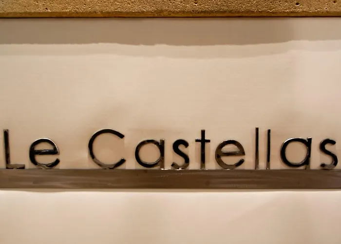 Hotel Le Castellas & - Pont Du Gard - Uzes 4*
