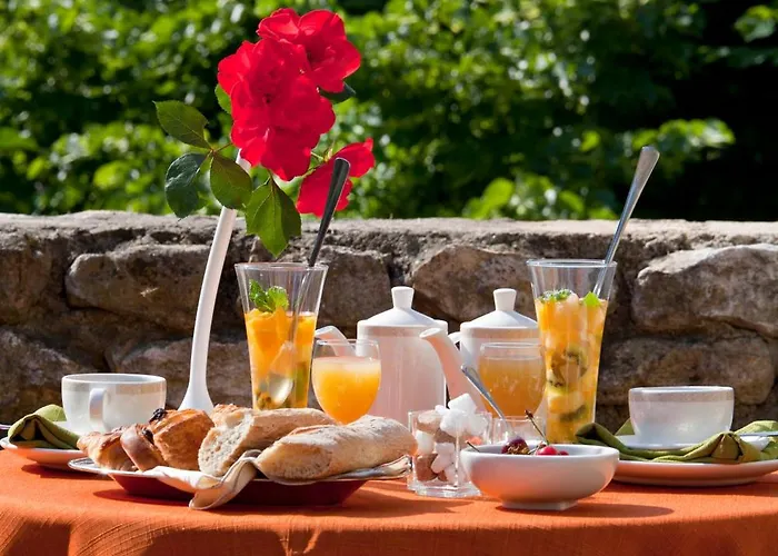 Hotel Le Castellas & - Pont Du Gard - Uzes 4*