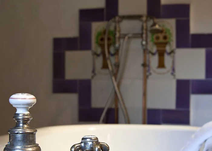 Le Castellas & - Pont Du Gard - Uzes 4*