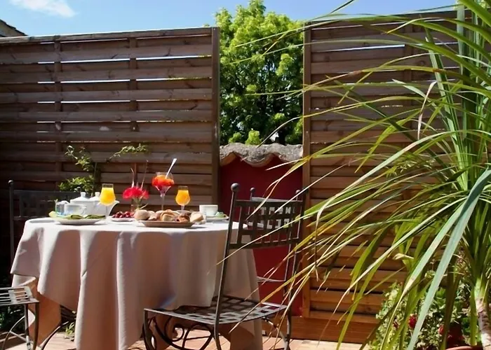 Le Castellas & - Pont Du Gard - Uzes Hotel