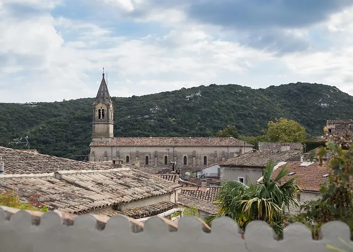 Le Castellas & - Pont Du Gard - Uzes 4*