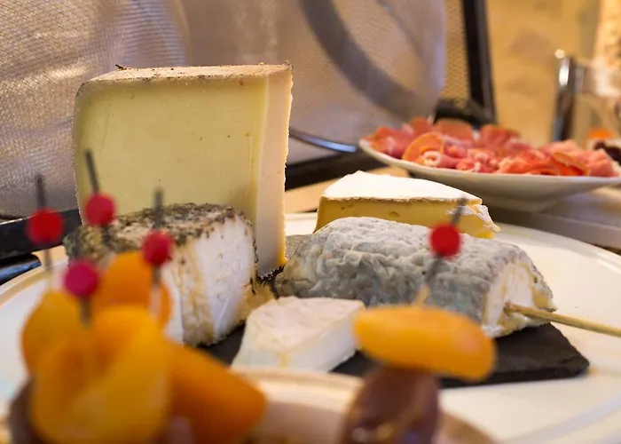 Hotel Le Castellas & - Pont Du Gard - Uzes 4*