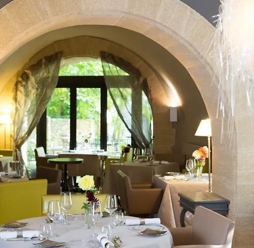 Hotel Le Castellas & - Pont Du Gard - Uzes Collias