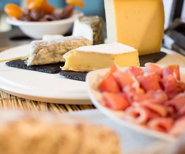 Le Castellas & - Pont Du Gard - Uzes 4*