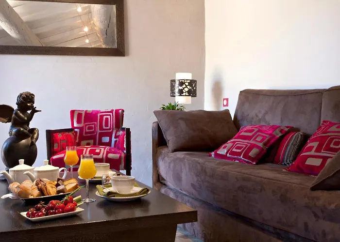 Hotel Le Castellas & - Pont Du Gard - Uzes