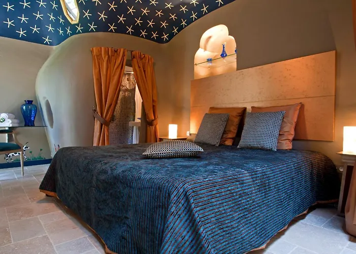 Hotel Le Castellas & - Pont Du Gard - Uzes